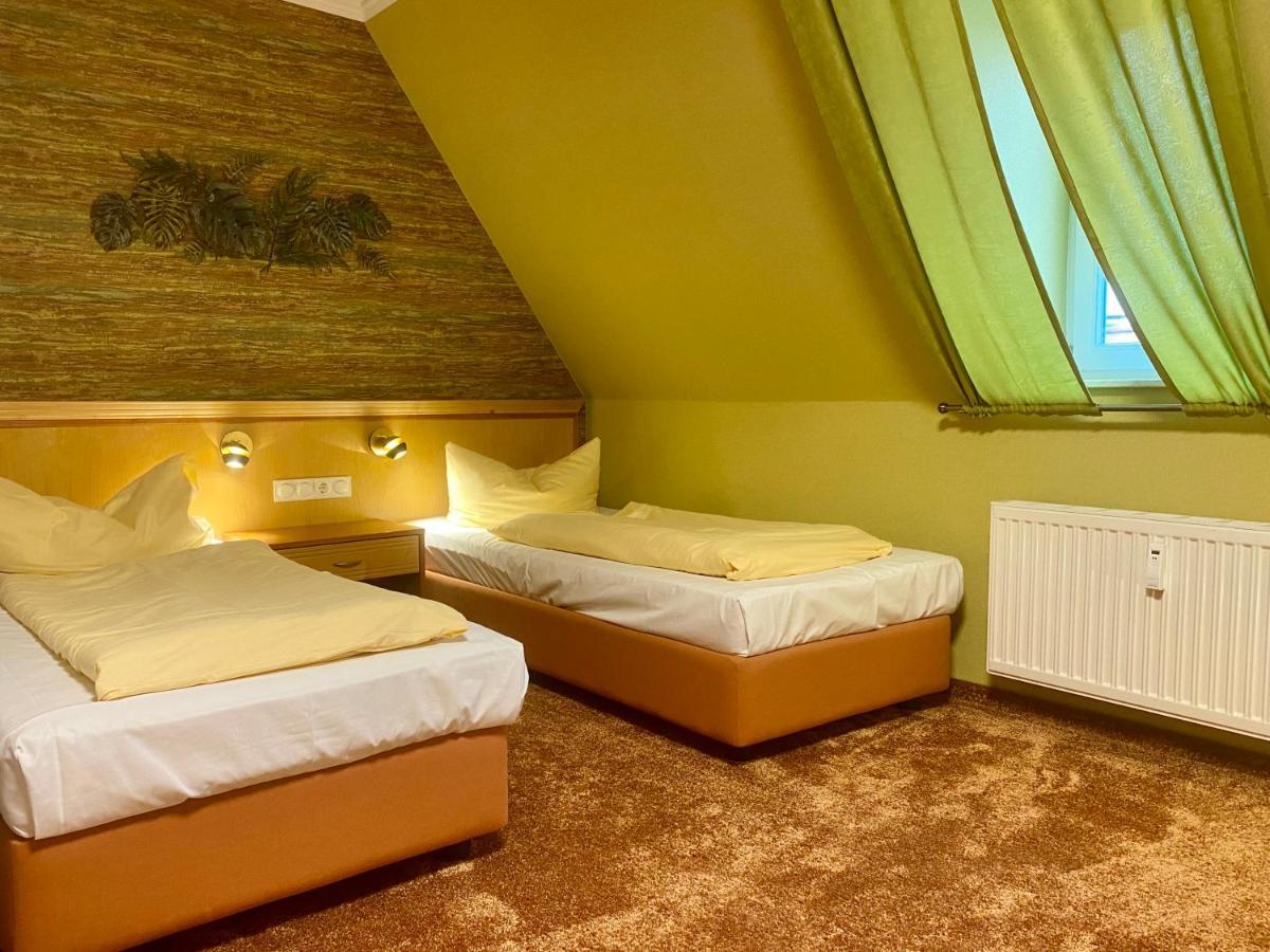 Querfurter Hof Hotel ภายนอก รูปภาพ
