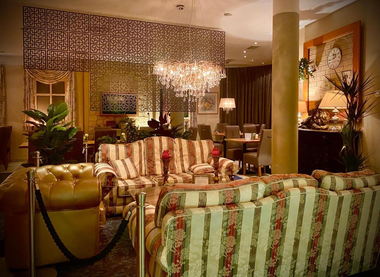 Querfurter Hof Hotel ภายนอก รูปภาพ